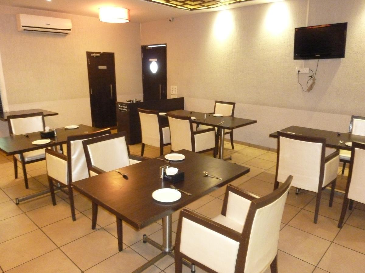 Hotel Tourist, Kolhapur Exterior photo